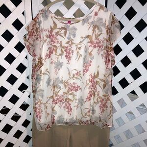 New Vince Camuto size 1X double layer floral ss blouse